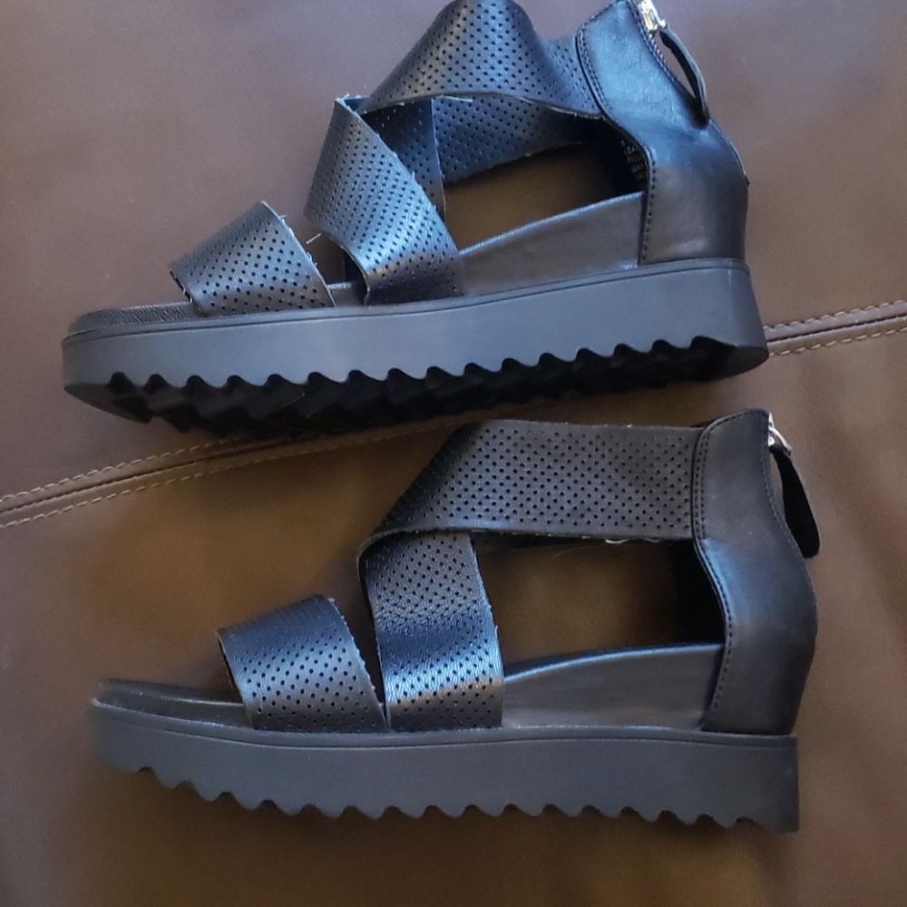 Womens sandals